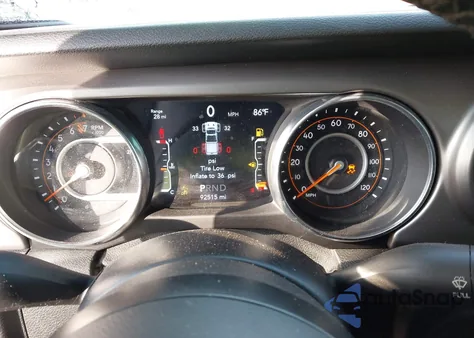 2020 Jeep Gladiator Sport S 4X4 z USA, uszkodzony, nr VIN 1C6HJTAG4LL157084